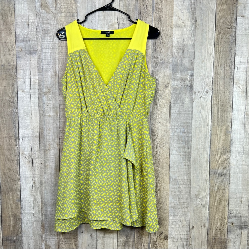 Very J Small Surplice Peplum Sleeveless Mini Dress w/V-Neck & Lined